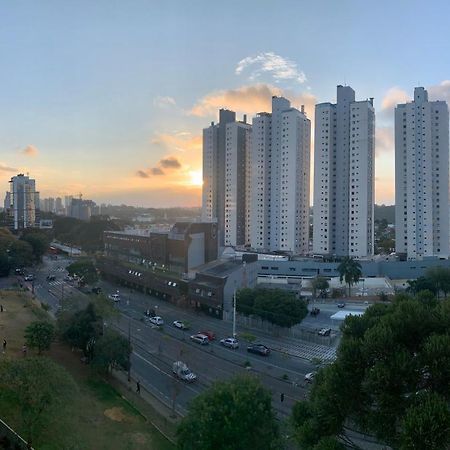 707- Apartamento Encantador, Amplo E Decorado, Quarto, Sala, Cozinha, Mobiliario Moderno, Cozinha Completa Com Utensilios , Excelente Vista Da Cidade E Localizacao Privelegiada No Bairro Bigorrilho 库里提巴 外观 照片