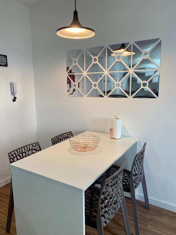 707- Apartamento Encantador, Amplo E Decorado, Quarto, Sala, Cozinha, Mobiliario Moderno, Cozinha Completa Com Utensilios , Excelente Vista Da Cidade E Localizacao Privelegiada No Bairro Bigorrilho 库里提巴 外观 照片